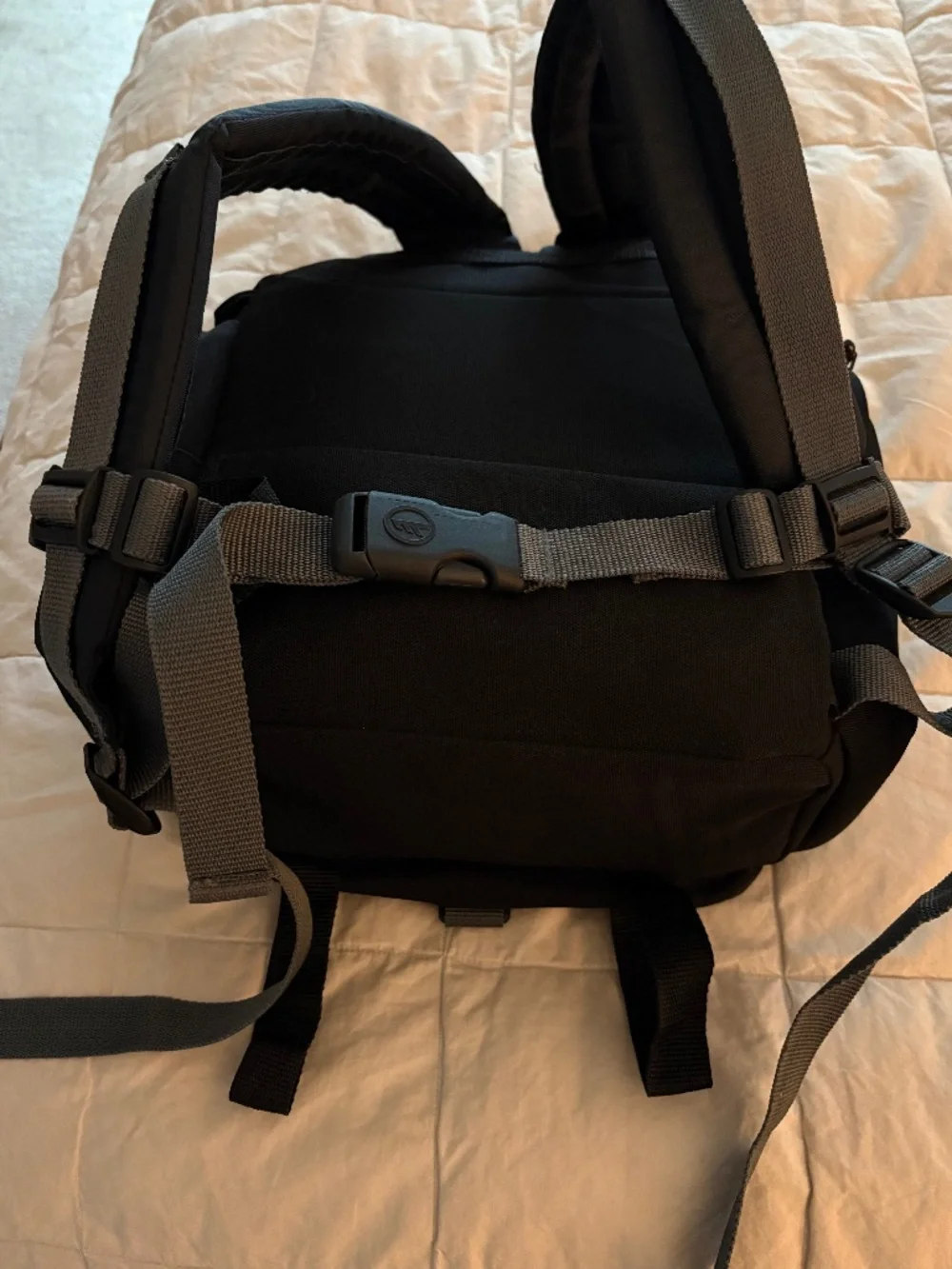 *FIRM PRICE* Tamrac Adventure 8 Camera Backpack Bag Padded